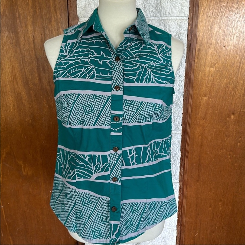 Sig Zane Sleeveless Button-Up Top